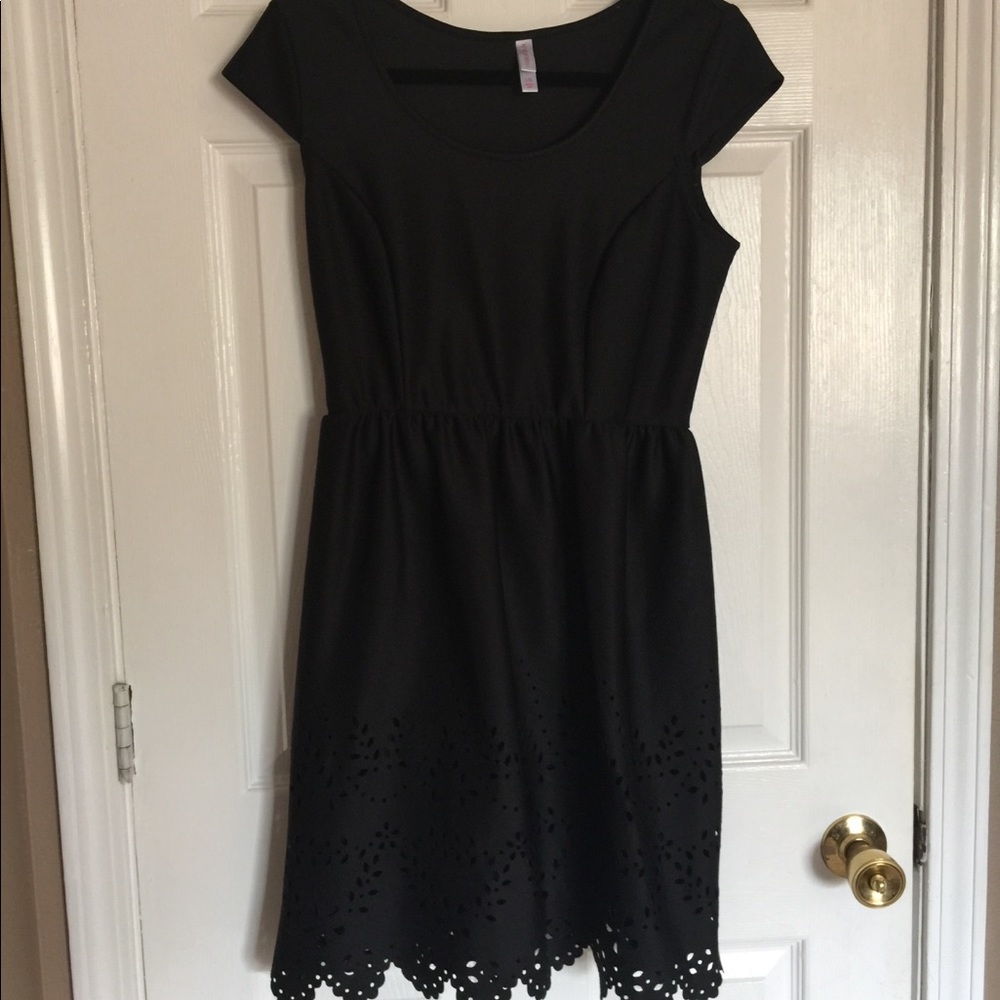 Gorgeous little black dress